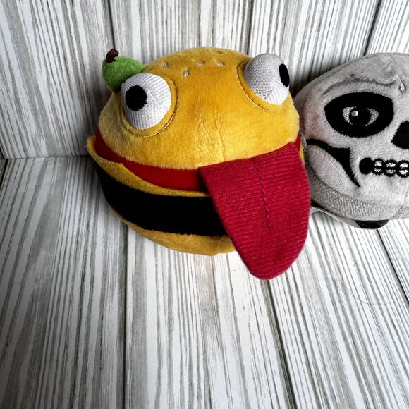 Russ Fortnite Durrr Burger Russ 2019 4.5" And Skull Trooper 3 Epic Games Plush - Picture 2 of 7